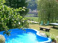 Pool und Grundstück am Ferienhaus